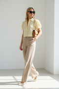 Lookbook żółta bluzka - nowa poza